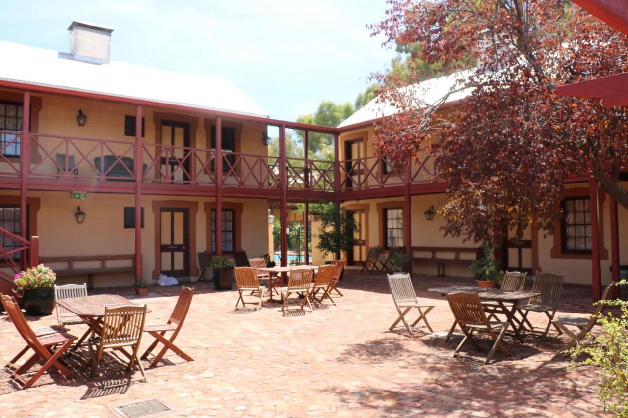 Отель Settlers House Йорк Экстерьер фото